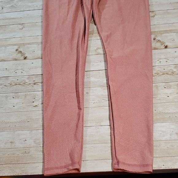 ABS2B Leggings Pink Tan Feather Textured Shiny‎ Butt Booty Large - Picture 2 of 7